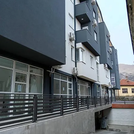 Nikolici - Free Parking Βράνιε