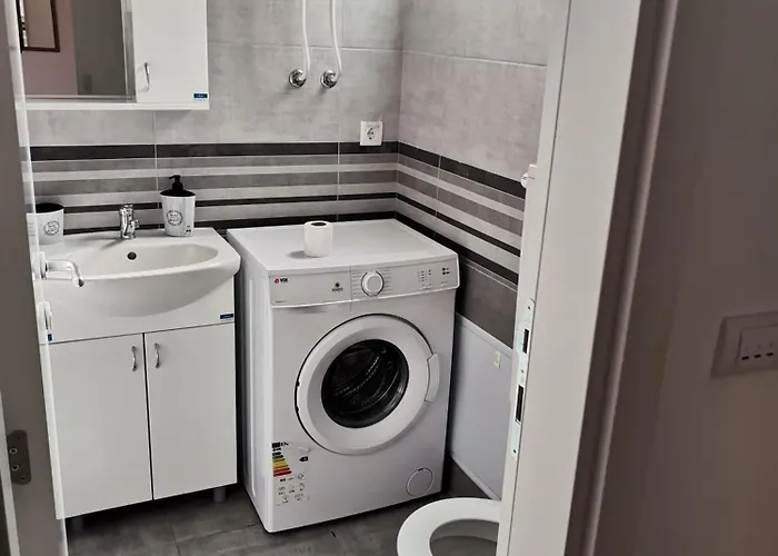 Nikolici - Free Parking